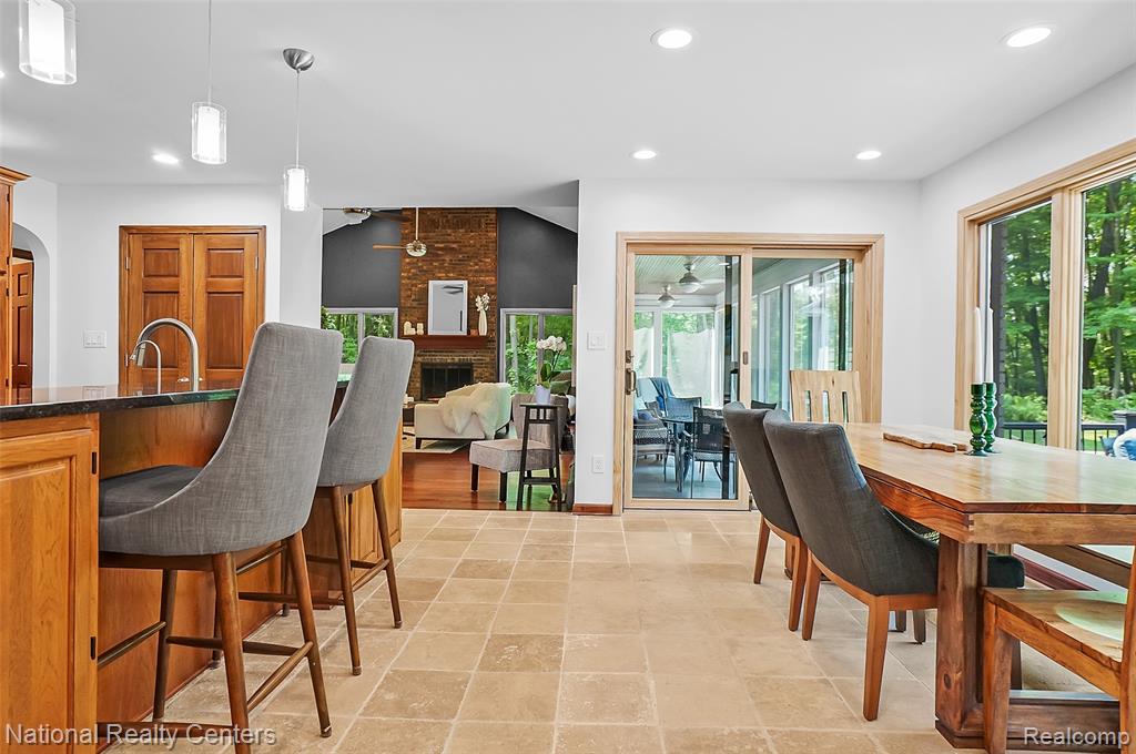 11500 Lisa Lori Lane, South Lyon, MI 48178 — Photo 17