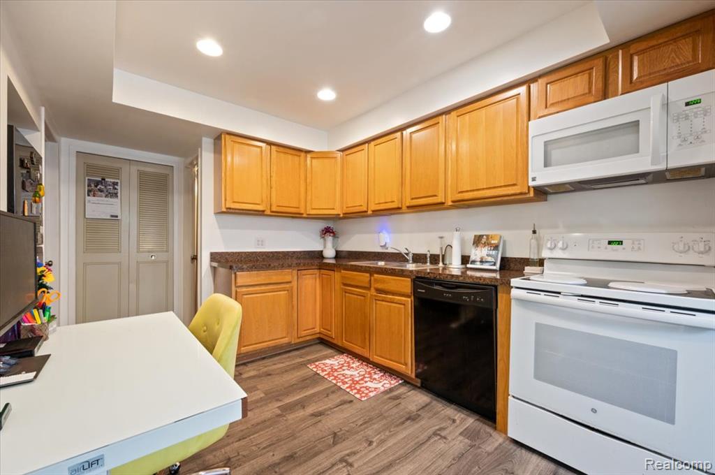 8323 Karam Boulevard, 4, Warren, MI 48093 — Photo 15