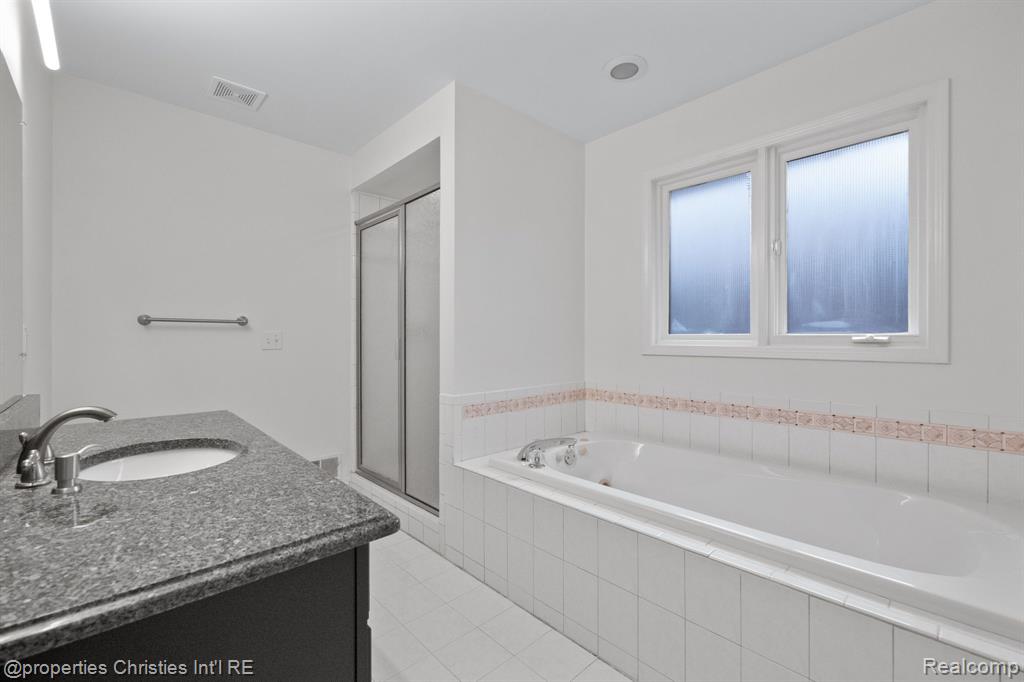 54582 CABRILLO Drive, Macomb, MI 48042 — Photo 21