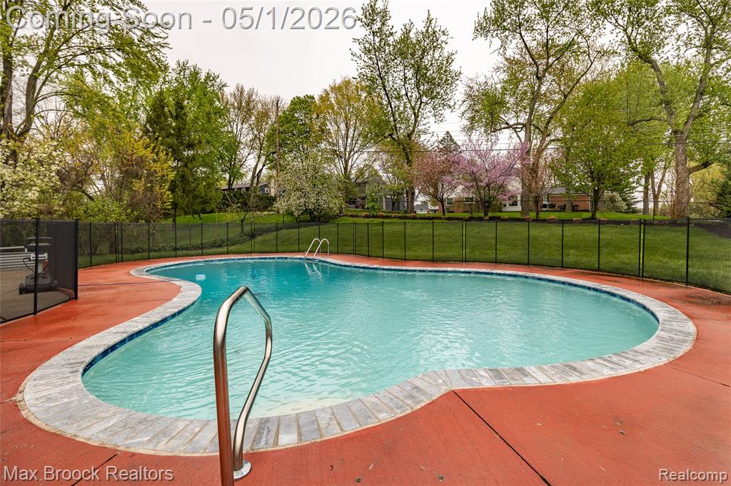 2275 Park Ridge Drive, Bloomfield Hills, MI 48304 — Photo 14