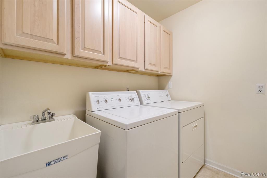 4444 Wisteria Court, Warren, MI 48092 — Photo 24