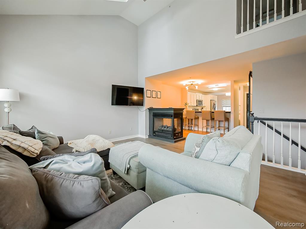 406 Old Pine Way, Walled Lake, MI 48390 — Photo 4