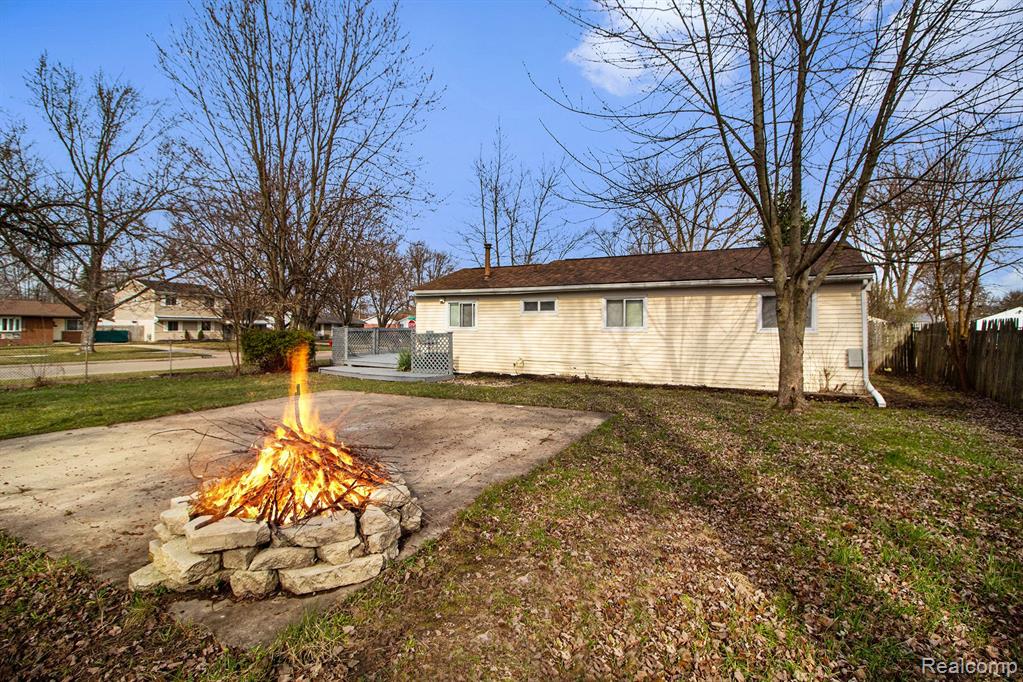 41810 PIERCE Street, Van Buren, MI 48111 — Photo 27
