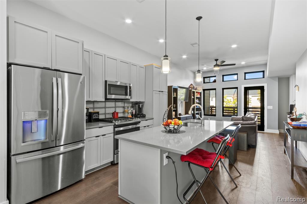 1539 Pallister - Photo 5