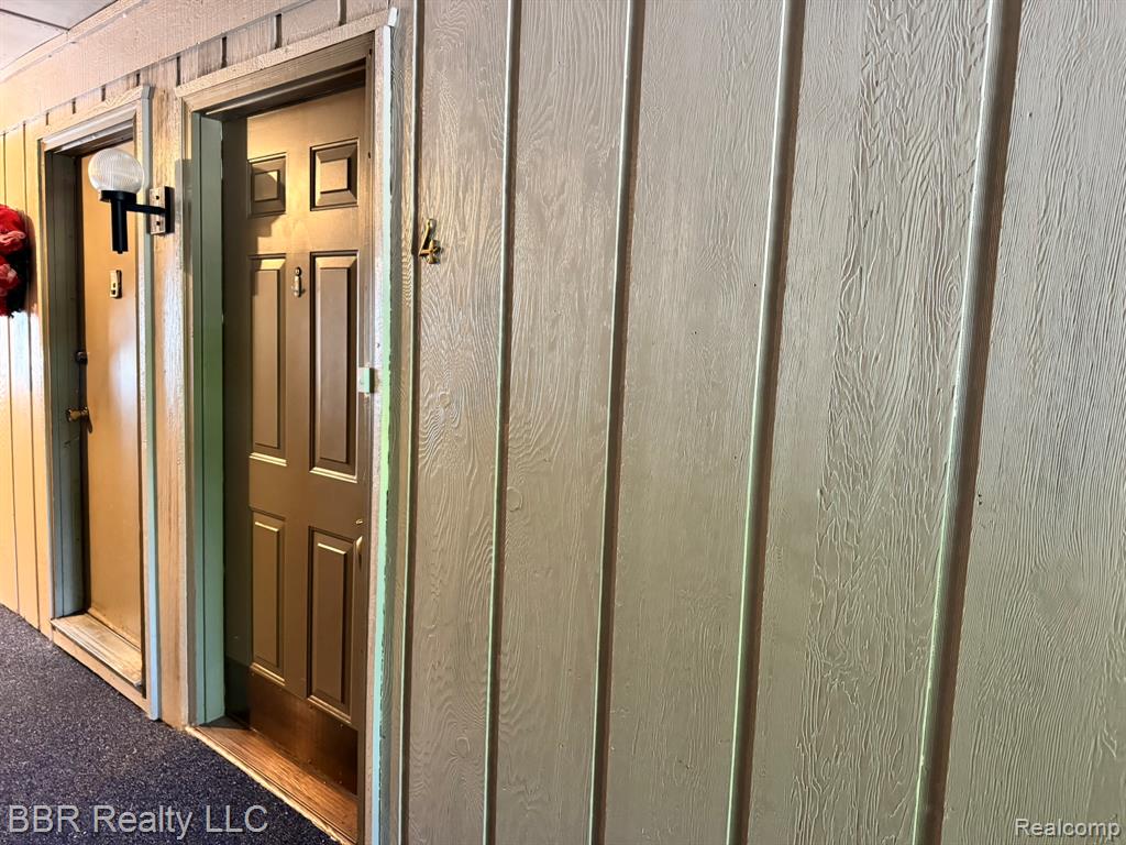 8337 Colony Drive, 4, Grosse Ile, MI 48138 — Photo 2
