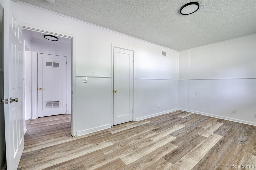 585 Olds Street, Ypsilanti, MI 48198 — Photo 19