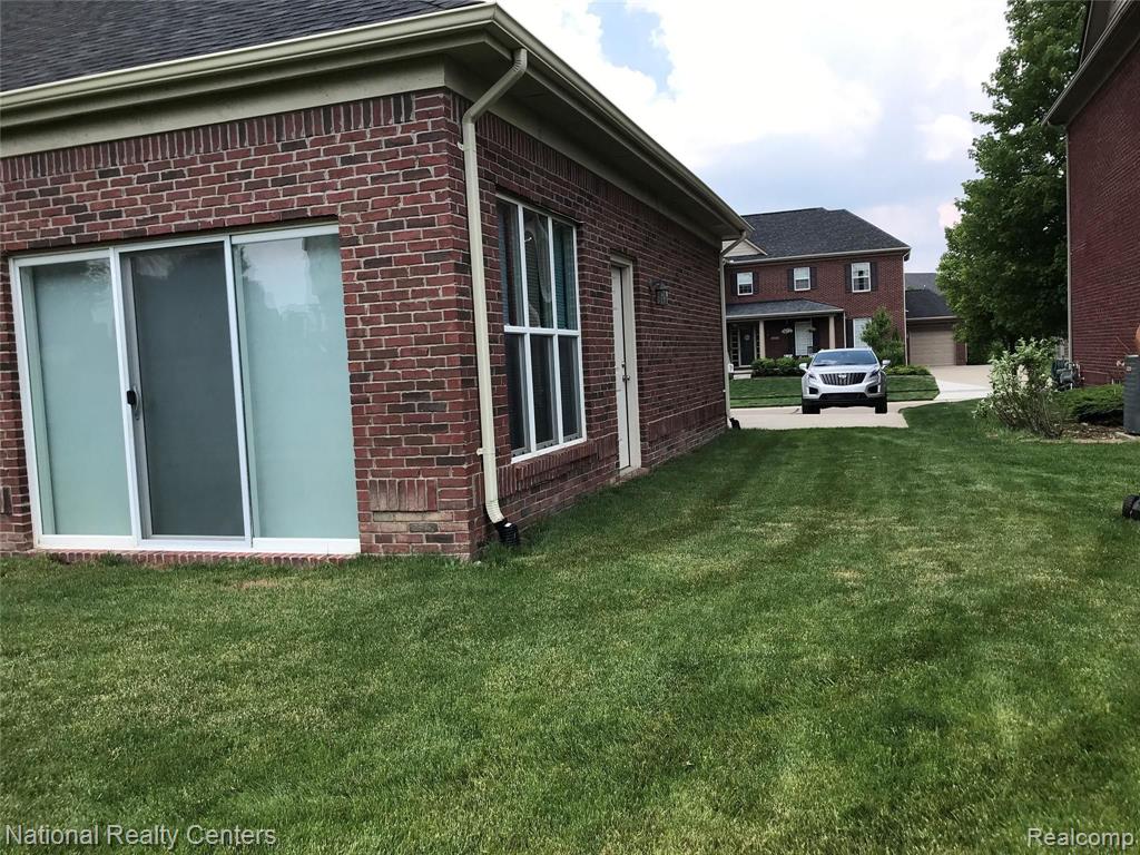 51271 UPLAND VIEW Street, Canton, MI 48188 — Photo 25