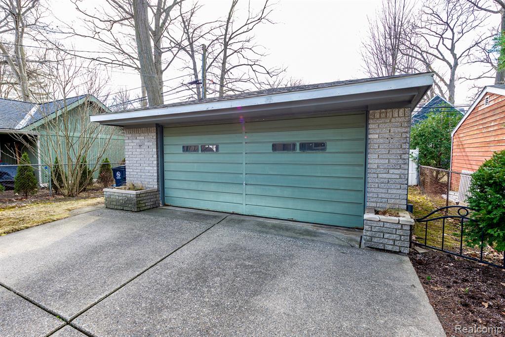 506 S VERMONT Avenue, Royal Oak, MI 48067 — Photo 19