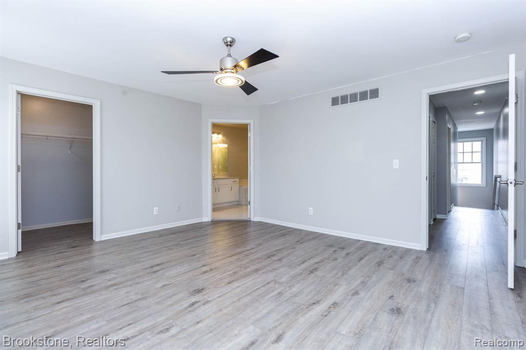 185 Amys Walk, Auburn Hills, MI 48326 — Photo 19