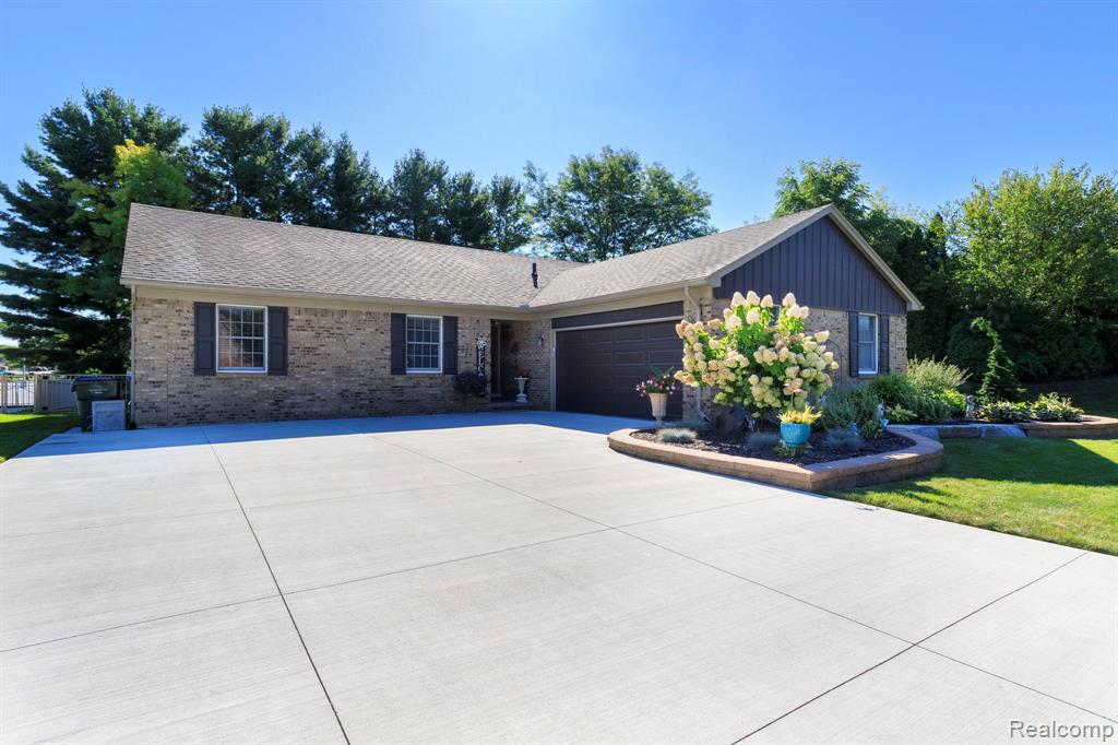 48200 Burton Drive, Shelby Twp, MI 48317 — Photo 2