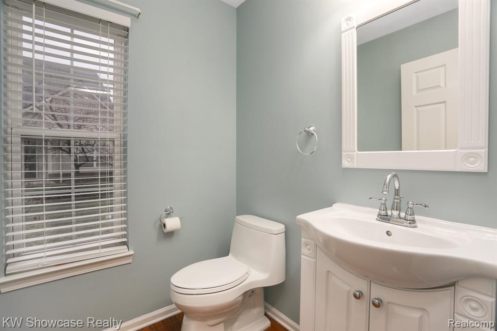 43104 PROVIDENCE Lane, Canton, MI 48188 — Photo 11