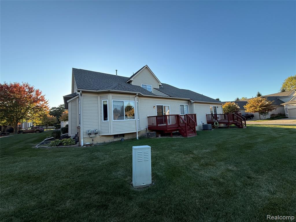 6063 Pine Cone Drive, Grand Blanc, MI 48439 — Photo 32