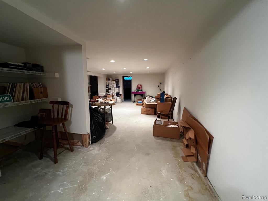 40363 DENBIGH Drive, Sterling Heights, MI 48310 — Photo 37