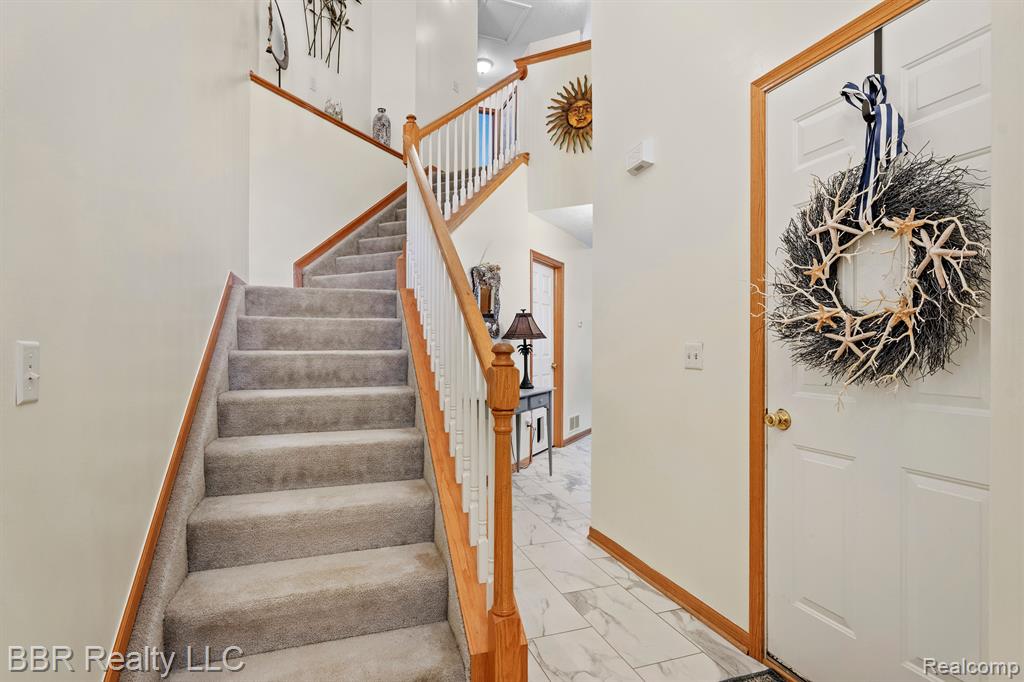 5485 GREENWAY Drive, Trenton, MI, 48183