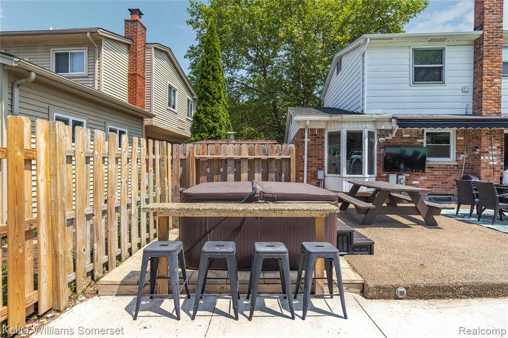 5795 LIMESTONE Drive, Troy, MI 48085 — Photo 47