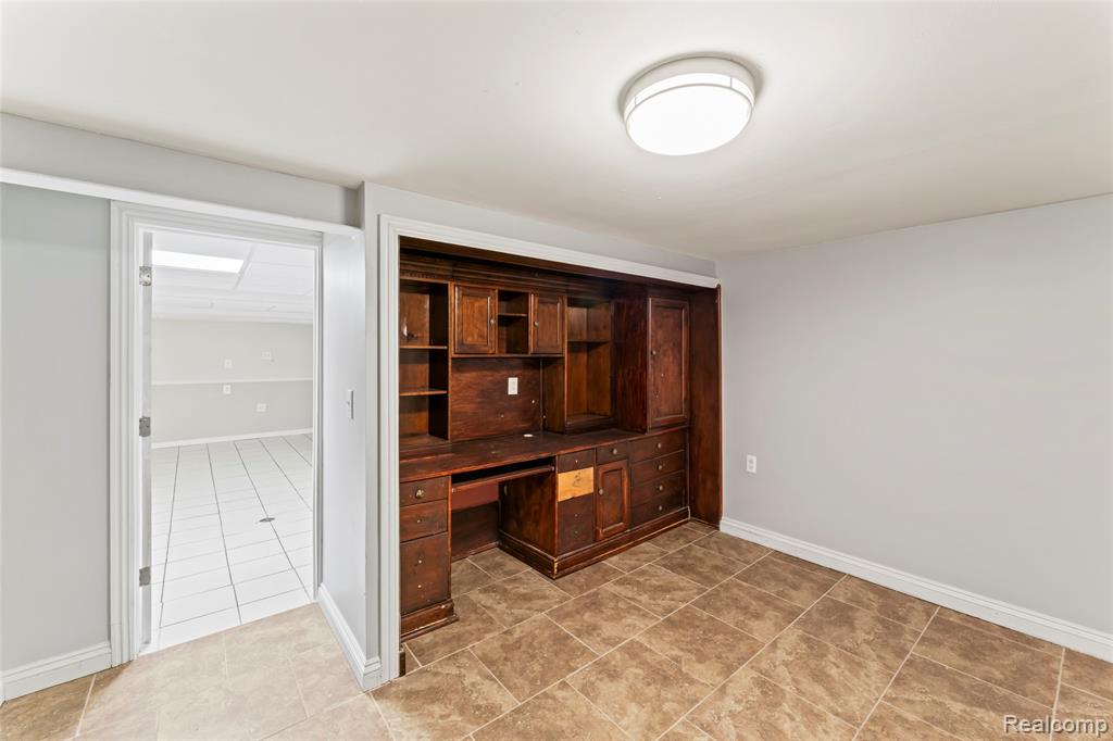 4822 Peachtree Drive, Sterling Heights, MI 48310 — Photo 47