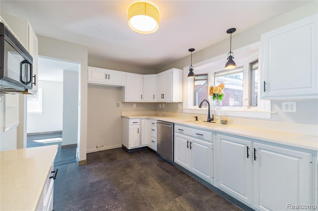 27627 Elba Drive, Grosse Ile, MI 48138 — Photo 6