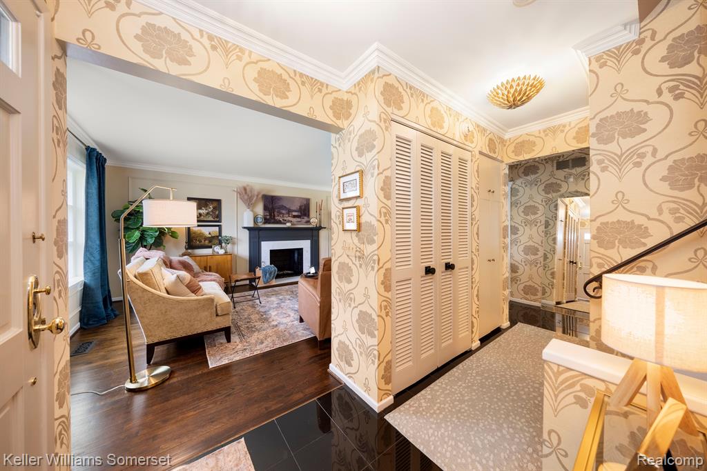 839 COOK Road, Grosse Pointe Woods, MI 48236 — Photo 7