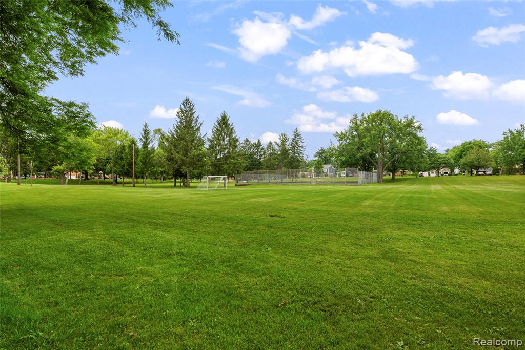 414 Aqua Court, Royal Oak, MI 48073 — Photo 28