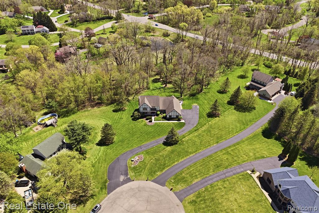 6514 Mountview Court, Brighton, MI 48116 — Photo 32