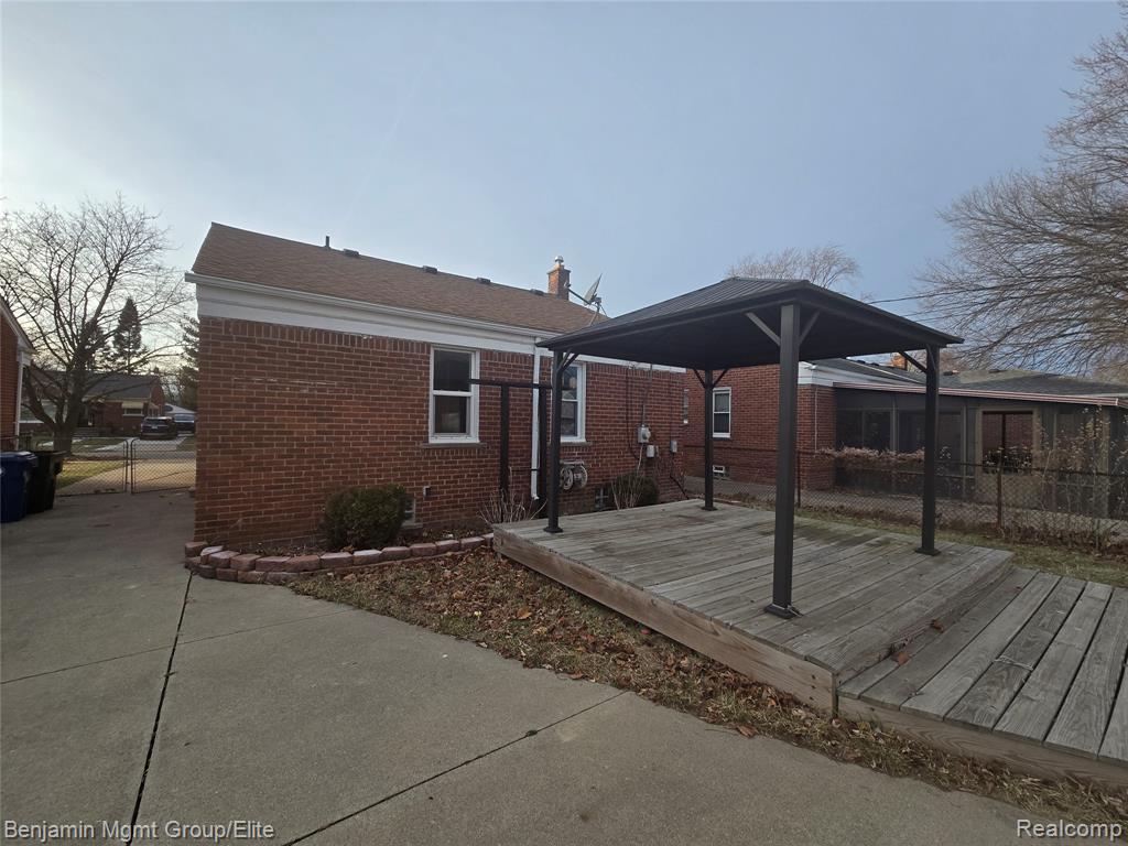 9560 Dixie, Redford, MI 48239 — Photo 15