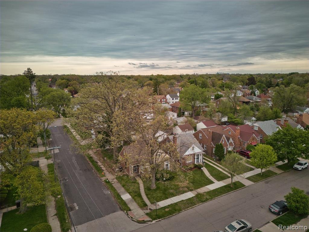 18718 Snowden Street - Photo 4