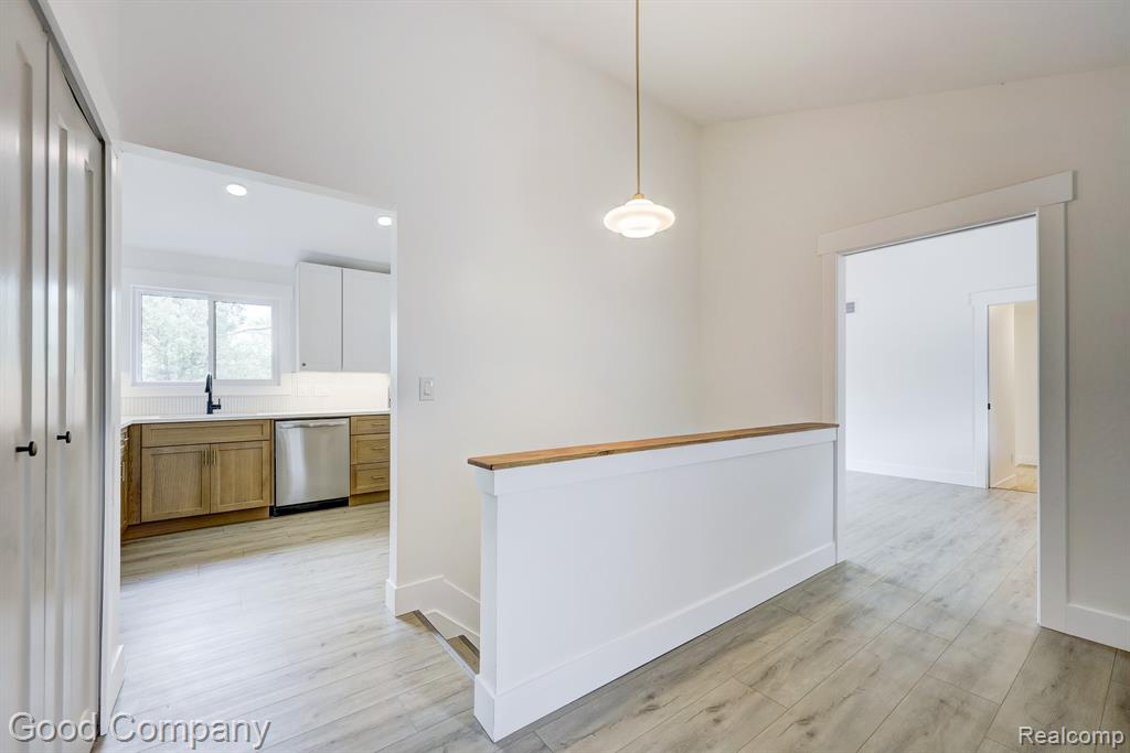 24250 Majestic Street, Oak Park, MI 48237 — Photo 6