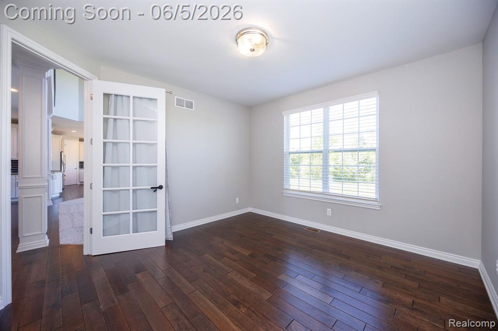 57558 Stoneleigh Drive, South Lyon, MI 48178 — Photo 34