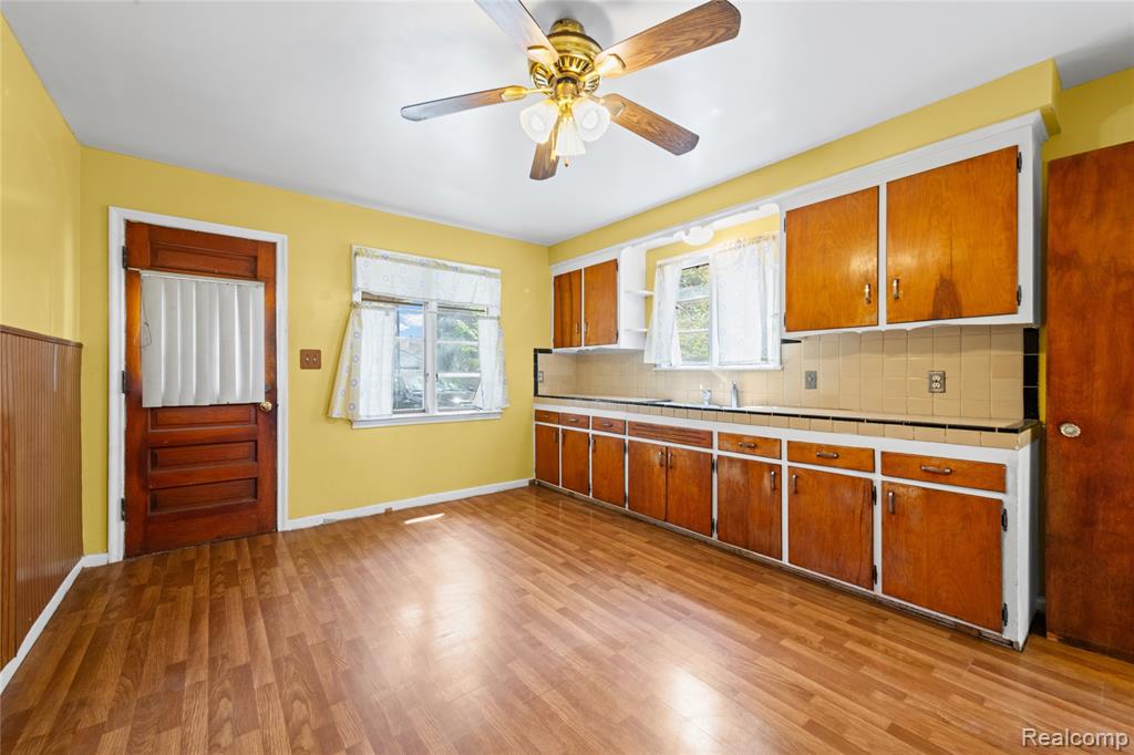 6874 Greenview Avenue, Detroit, MI 48228 — Photo 10