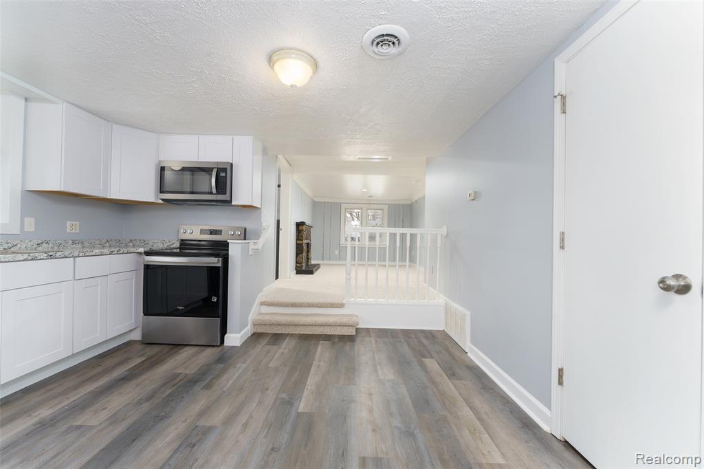 320 N Hibbard Street, Fowlerville, MI 48836 — Photo 10