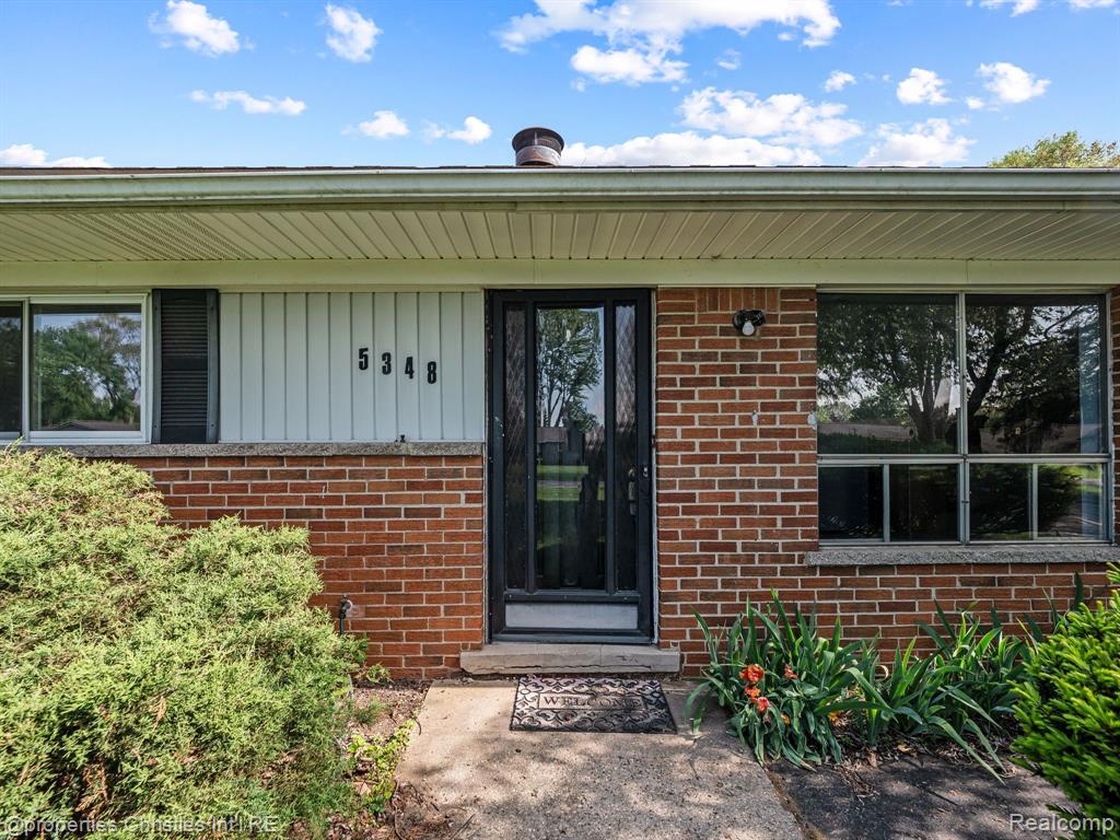 5348 BURGUNDY Drive, Clarkston, MI — Photo 3