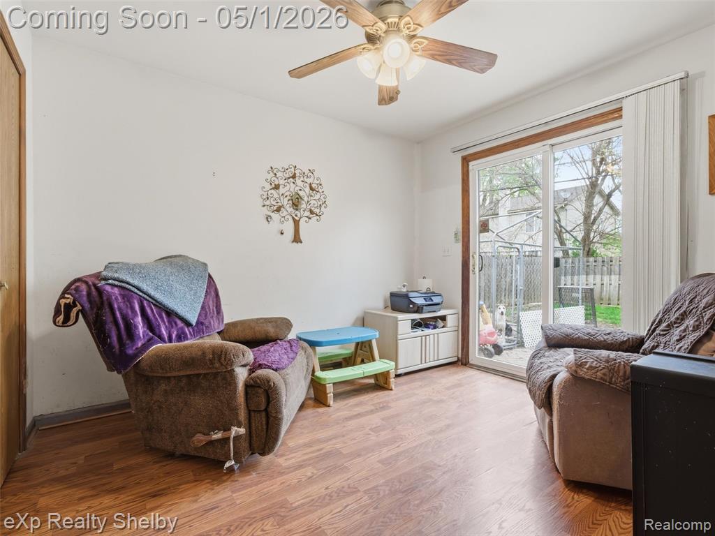 21660 Roosevelt Avenue, Farmington, MI 48336 — Photo 15