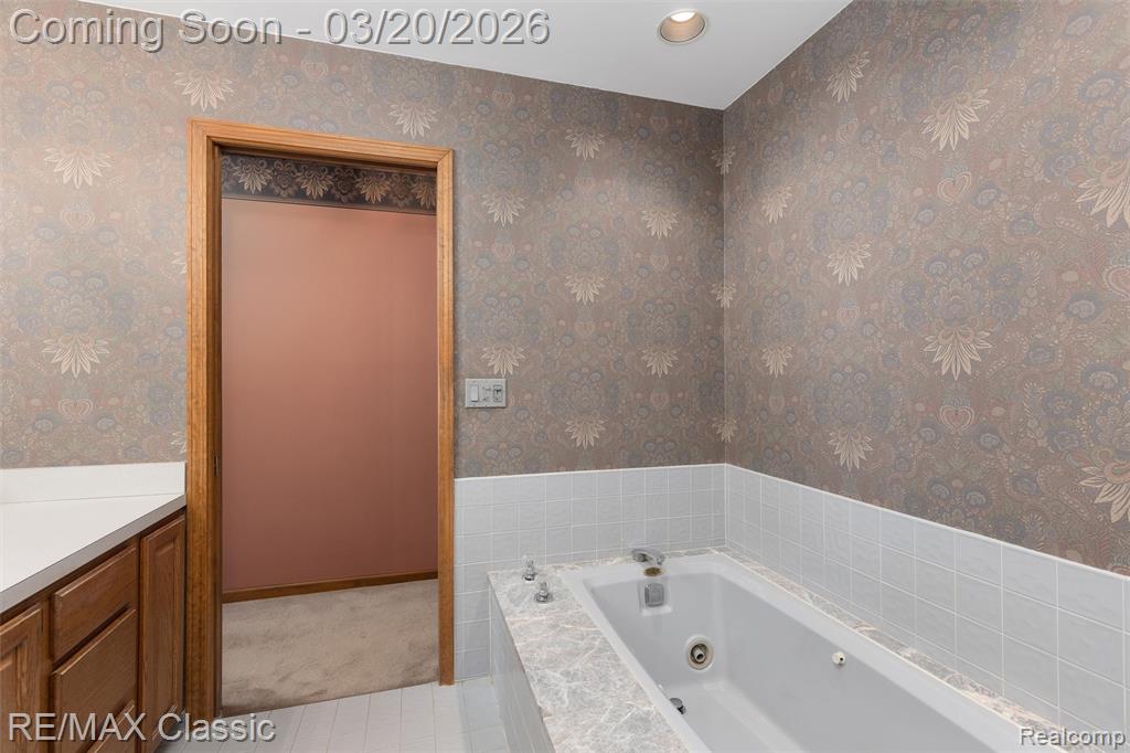 45105 Dunbarton Drive, Novi, MI — Photo 23