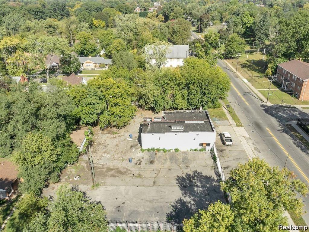 18421 LAHSER Road, Detroit, MI 48219 — Photo 8
