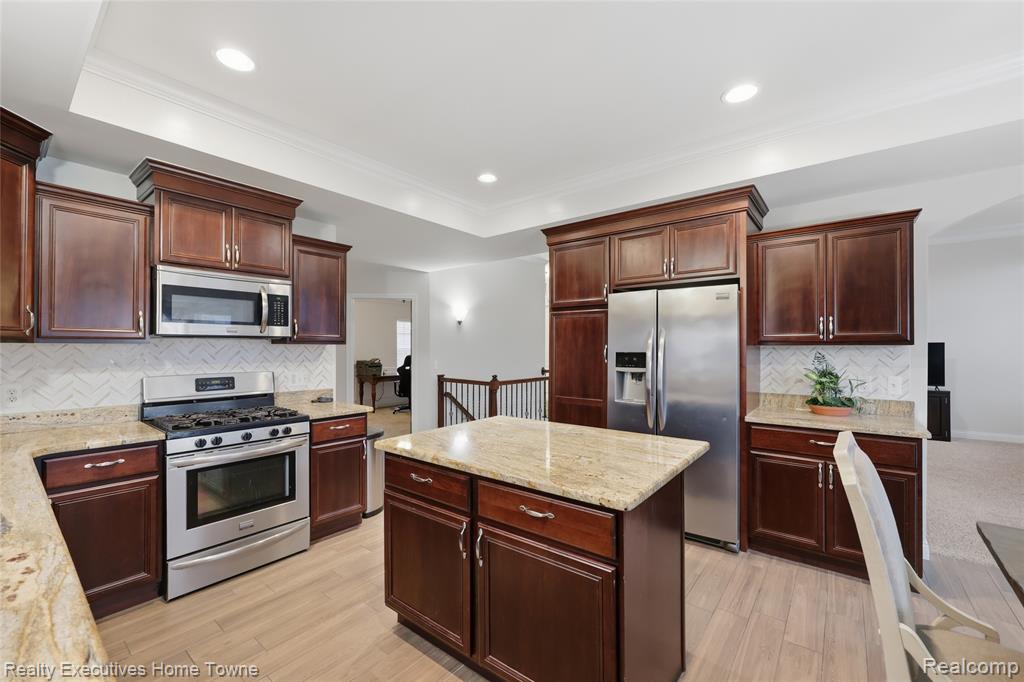 50486 Torrey Pines Drive, Macomb, MI 48042 — Photo 14