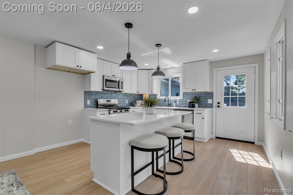 2890 Beland Avenue, Keego Harbor, MI 48320 — Photo 11