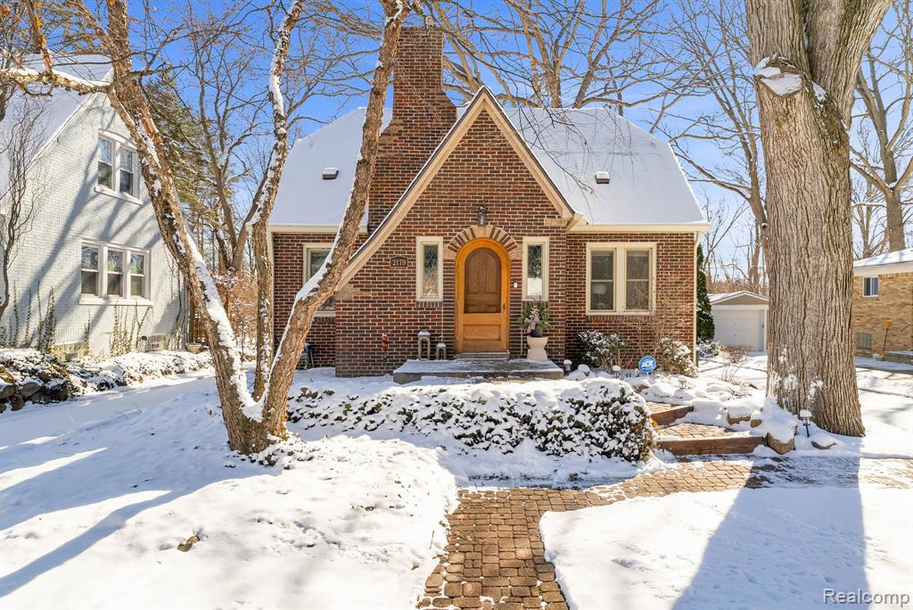 2179 Avondale Street, Sylvan Lake, MI 48320 — Photo 2