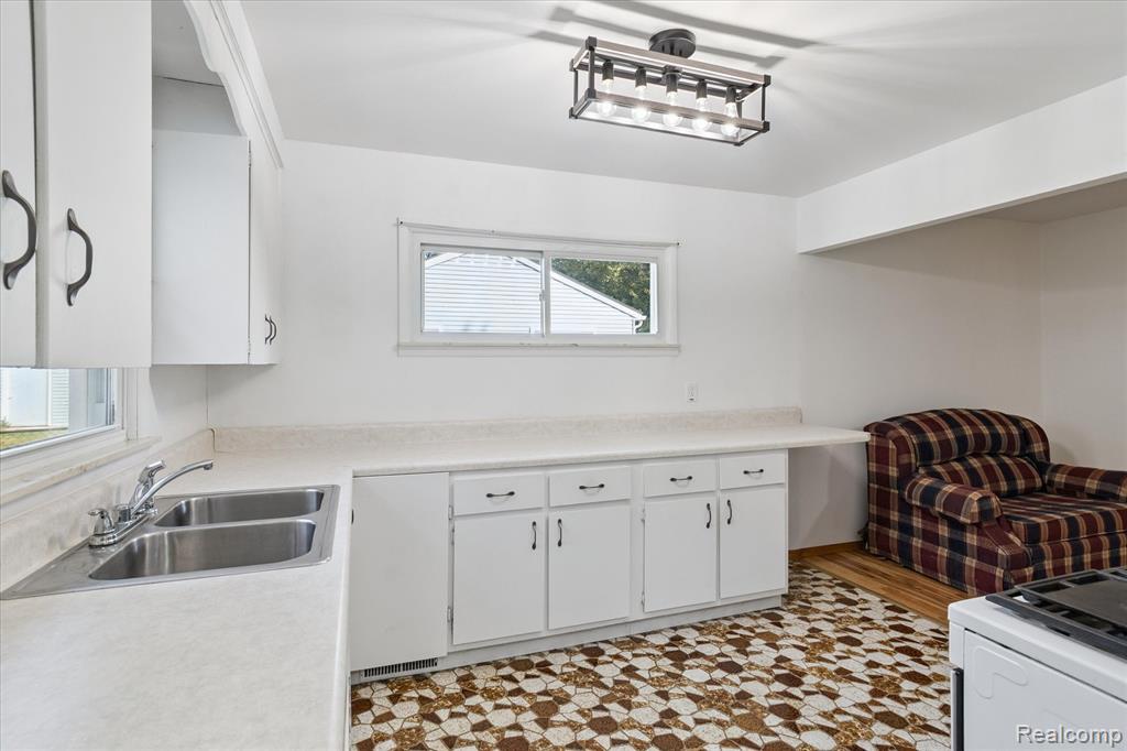 21832 Fenster Street, Sumpter, MI 48111 — Photo 11