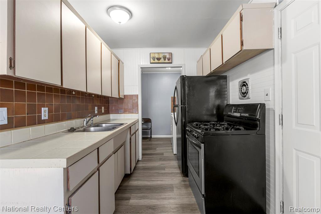 457 Stewart Avenue, Lincoln Park, MI 48146 — Photo 11