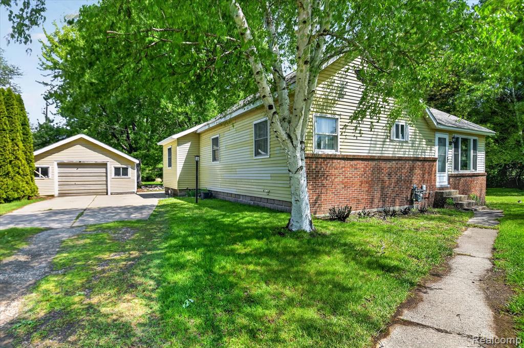 3660 Keewahdin Road, Fort Gratiot, MI 48059