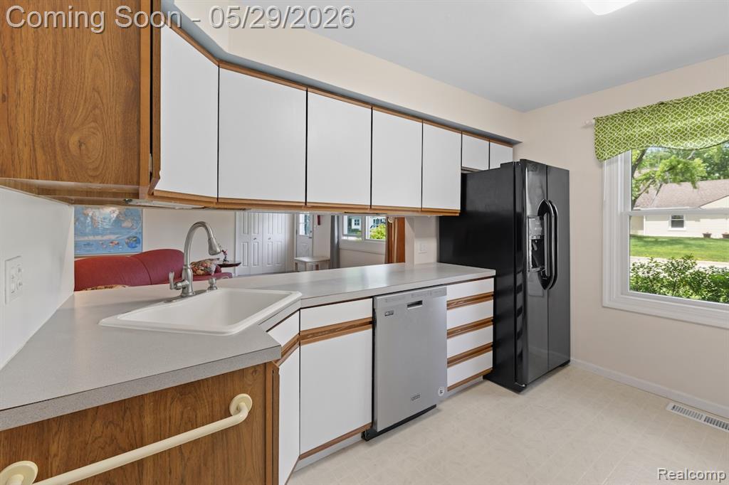 5402 Leland Street, Brighton, MI 48116 — Photo 9