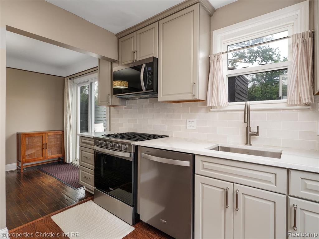 1864 Cummings Avenue, Berkley, MI 48072 — Photo 9
