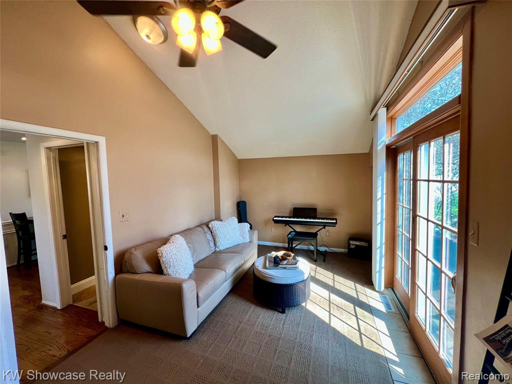 580 Elkinford Drive, White Lake, MI 48383 — Photo 22