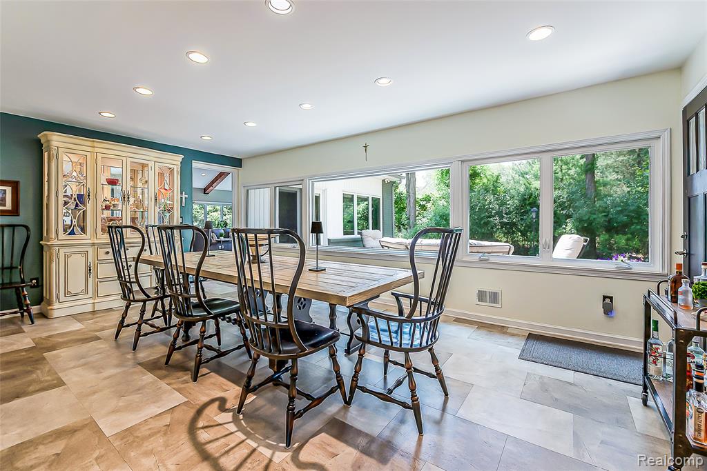 4990 Broomfield Lane, West Bloomfield, MI — Photo 30