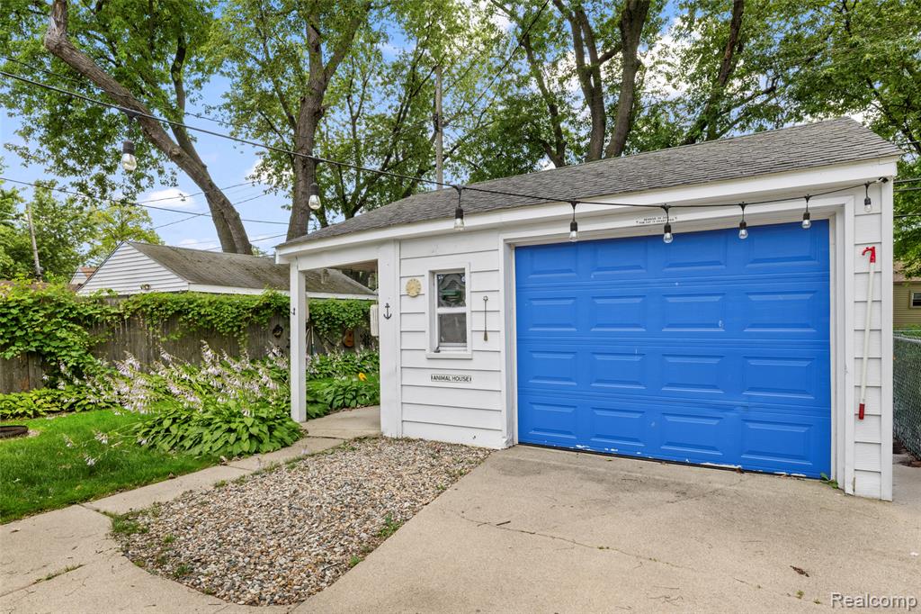 536 E Barrett Avenue, Madison Heights, MI 48071 — Photo 4