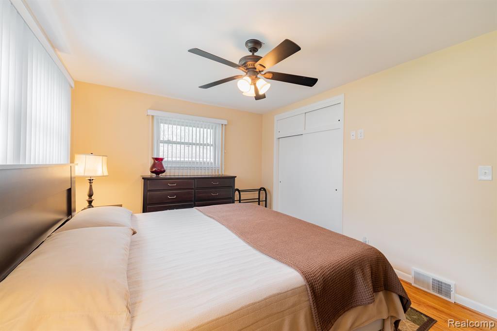 7912 COVENTRY Avenue, Grosse Ile, MI 48138 — Photo 16