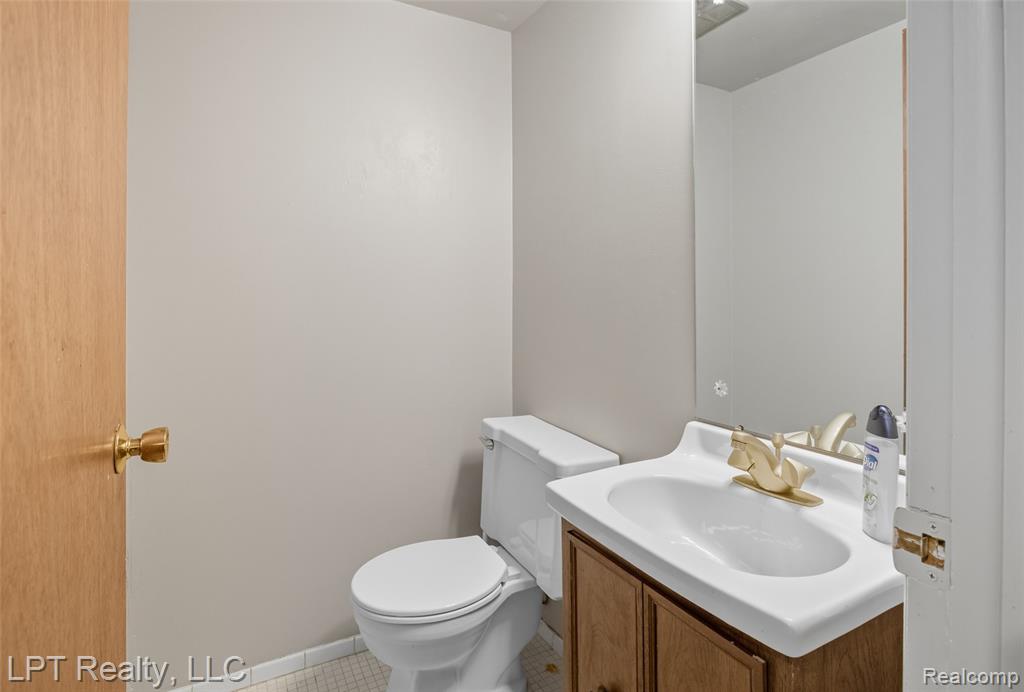 8715 Kennedy Circle, 1, Warren, MI 48093 — Photo 14