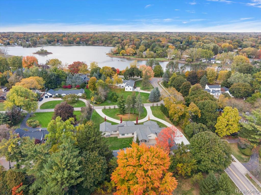5741 Snowshoe Circle, Bloomfield Hills, MI 48301 — Photo 77