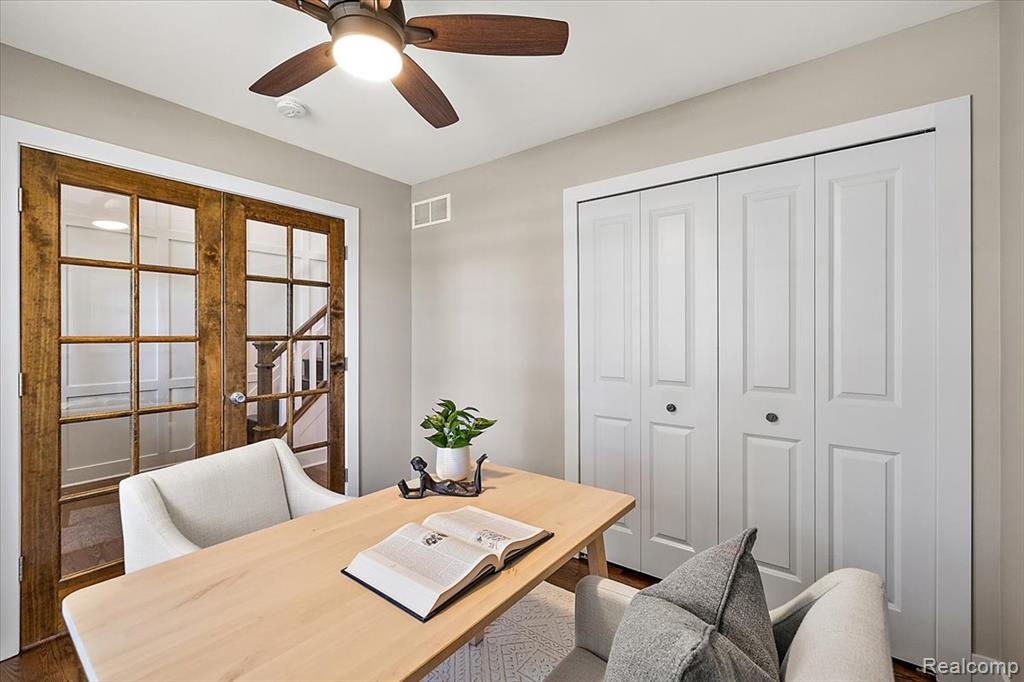 4253 Mandalay Avenue, Royal Oak, MI 48073 — Photo 15