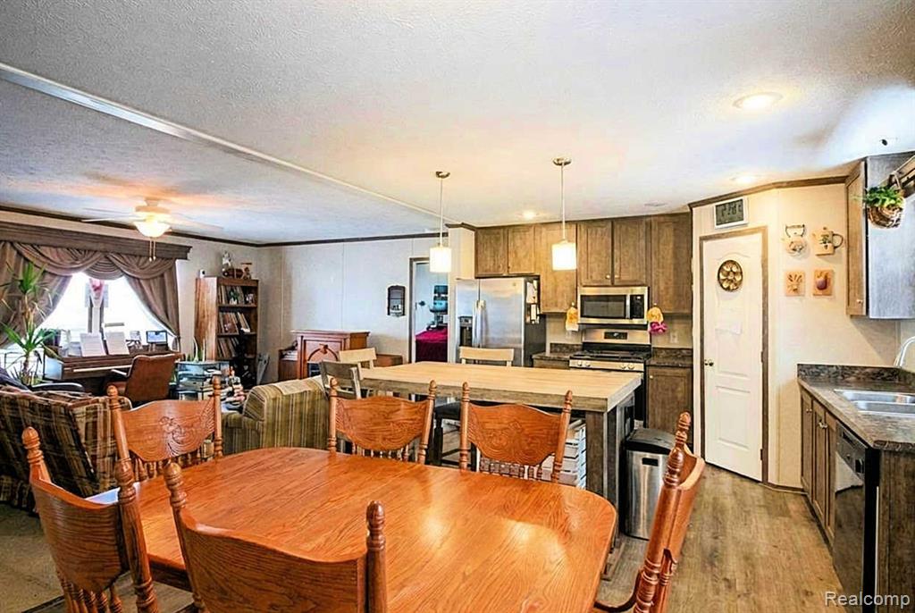 25843 Loudon, Brownstown, MI 48134 — Photo 5